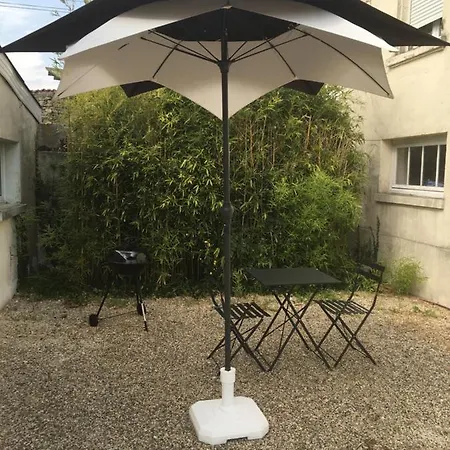 Gites Le Cheval Noir Studio Les Bambous Дом отдыха Rouillac (Charente)